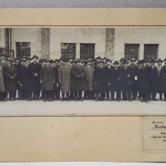 SEDINTA DIN CLUJ A UNIUNII GENERALE A INDUSTRIASILOR DIN ROMANIA , FOTOGRAFIE DE GRUP IN EXTERIOR , 5 NOIEMBRIE 1927
