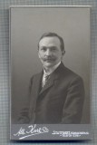 W22 FOTO CABINET -TANAR IN TINUTA DE EPOCA-FOTOGRAF ALB.KURZ -STUTTGART -VOGEL?