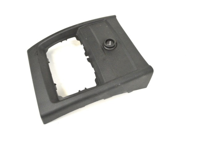 Ornament consola centrală BMW 4 Coupe F32, F82 2015 OEM: 6020766,9218909 13754476
