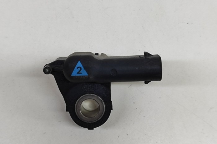 Senzor de impact dreapta spate TESLA MODEL Y 2021 OEM: 1473445-00-A | 22598174