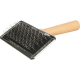 Cumpara ieftin Trixie Perie Soft Cu Pieptene De Curatat, Maner Lemn, 9x13 cm, 2354