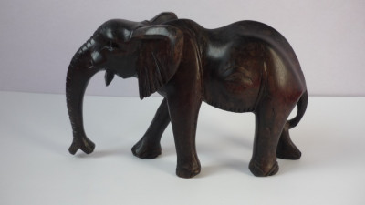 ELEFANT AFRICAN SCULPTURA IN LEMN foto