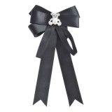 Brosa neagra cu ursulet