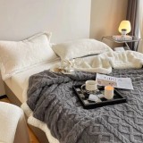 PATURĂ TRICOT CU BLĂNIȚĂ &ndash; GRI