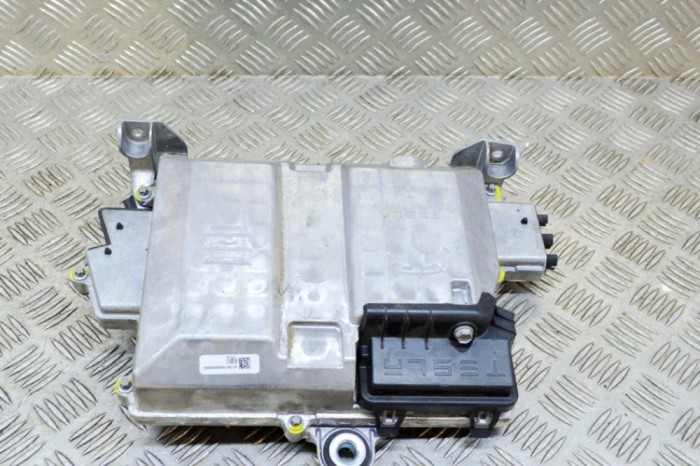 Unitate de control suspensie pneumatică TESLA MODEL 3 2020 OEM: 1100334-00-E 13628502