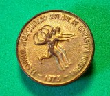 Insigna &bdquo;FESTIVALUL ANSAMBLURILOR ȘCOLARE DE GIMNASTICĂ MODERNĂ&rdquo;