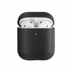 Husa piele pentru Apple Airpods 1 / 2 Uniq Terra, Neagra