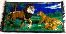 Regele Leu / Leoaica cu pui - carpeta originala persana 100 x 54 cm foto