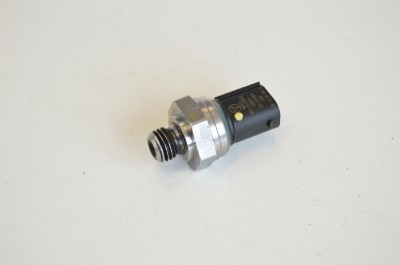 Senzor de presiune rampa de combustibil MERCEDES-BENZ C W205 2015 OEM: A0091535228 2017377 foto