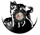 Ceas de perete decorativ realizat manual din disc de vinil, handmade, tematica Caine Husky Siberian, ideal cadou pentru iubitori de animale, Negru, 30