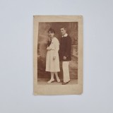 Fotografie format CP: Fotograf ambulant, Portret de cuplu, ca. 1915-1920, Bucuresti / Romania