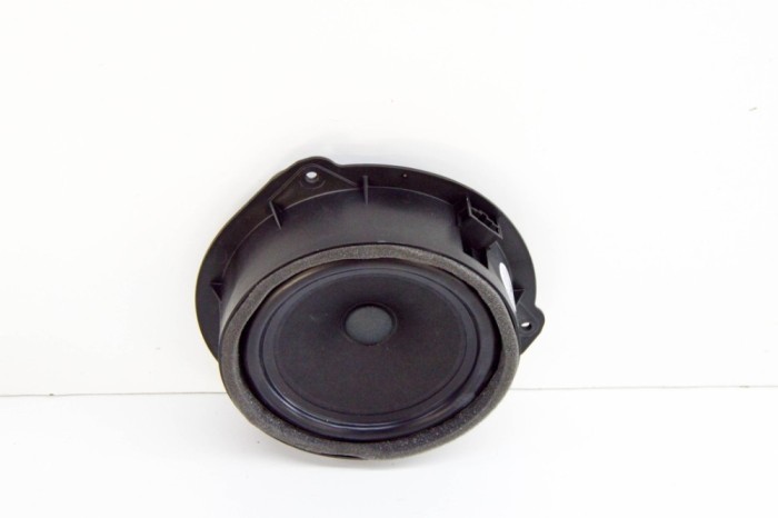 Difuzor ușă dreapta spate AUDI Q2 GA 2022 OEM: 83A035411 17843774