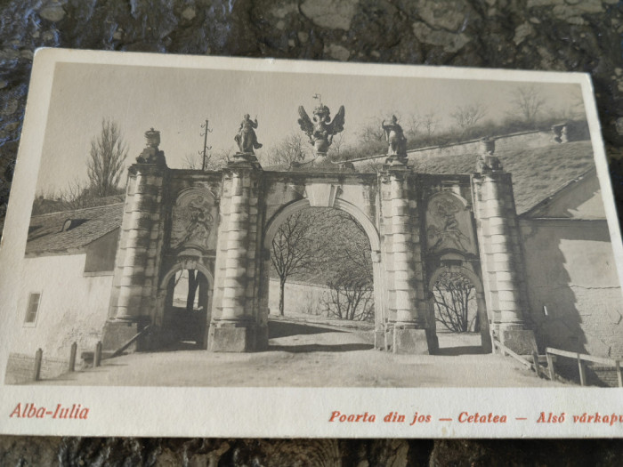 Carte postala Alba Iulia, Poarta de Jos, Cetatea, circulata 1930 Mihai copil