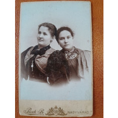 Fotografie pe carton, femei, perioada interbelica