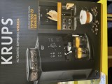 Espressorul automatic Krups EA811010, cu tehnologia avansată, este nou, niciodată utilizat