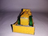 bnk jc Matchbox 18d Caterpillar Bulldozer