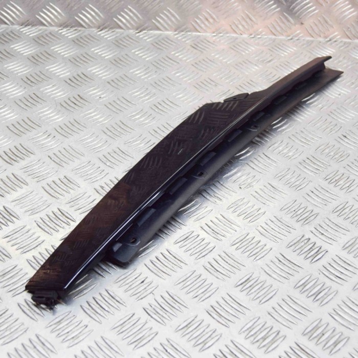 Ornament vertical ușă st&acirc;nga față JAGUAR E-PACE X540 2020 OEM: J9C3-20555-A,J9C3-20555-AB 11817579