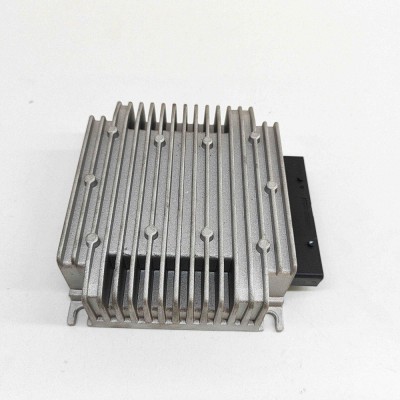 Amplificator de sunet TESLA MODEL X 2016 OEM: 1004833-10-A foto