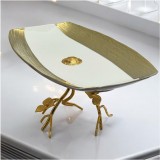 Platou de servire dreptunghiular din portelan cu suport metalic , 30x18 cm, inaltime 14 cm