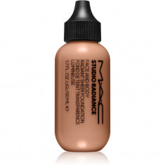 MAC Cosmetics Studio Radiance Face and Body Radiant Sheer Foundation machiaj cu acoperire ușoară pentru față și corp culoare W4 50 ml