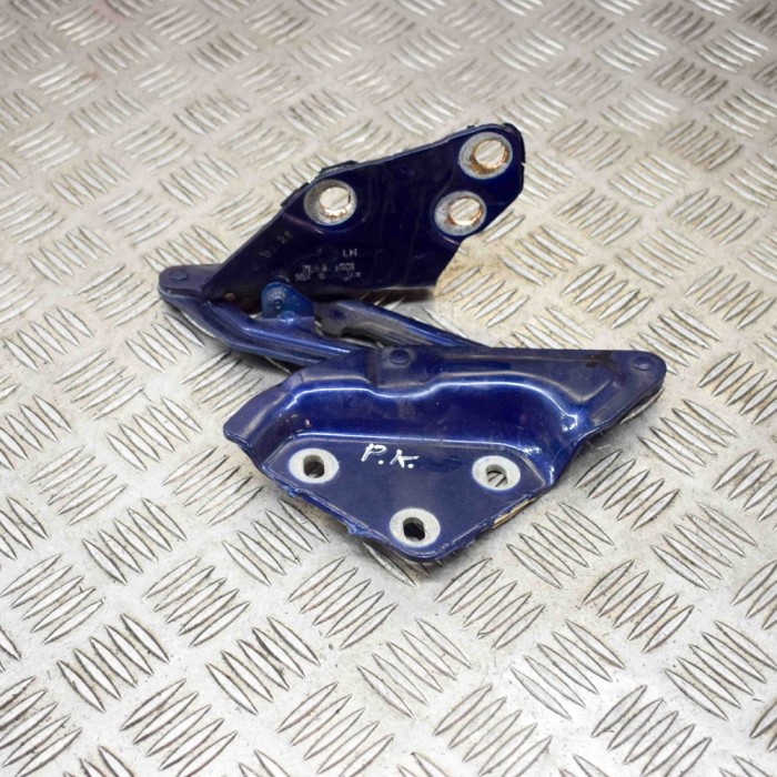 Balama capota st&acirc;nga față VW TOUAREG 7LA, 7L6, 7L7 2004 OEM: 7L6823301 14271773