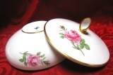 CASETA / BOMBONIERA DIN PORTELAN FURSTENBERG BAVARIA DECOR CU TRANDAFIRI 16.5 CM