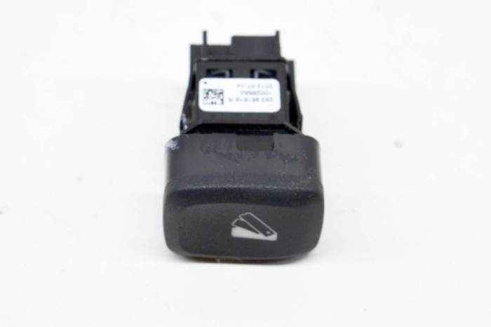 Comutator RENAULT ZOE BFM_ 2015 OEM: 283951618R | 13787128