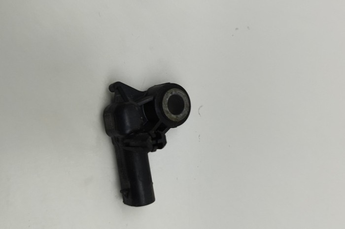Senzor de impact dreapta spate TESLA MODEL 3 2019 OEM: 1095699-00-A 30484830
