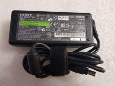 Incarcator laptop Sony VGP-AC16V8 16V 4A 6.00 x 4.40 x 12 - poze reale foto