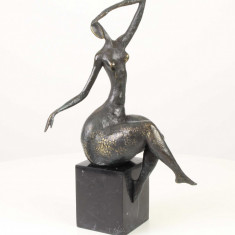 Nud modern- statueta din bronz cu un soclu din marmura FA-45