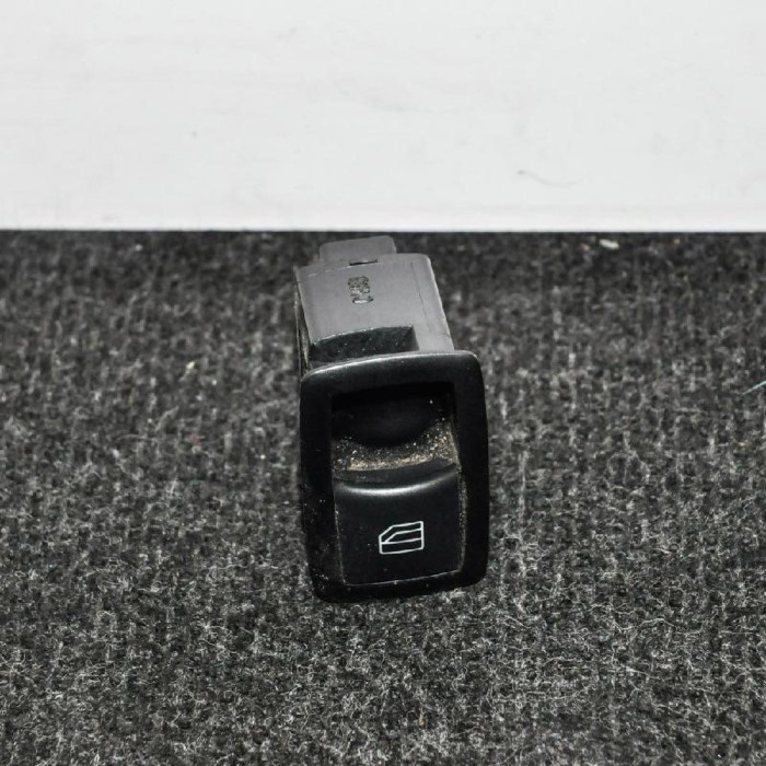 Buton geam ușă dreapta spate MERCEDES-BENZ M W164 2008 OEM: A2518200510,03128150 2570057