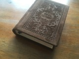 BIBLIA- NOUL TESTAMENT RETIPARIRE LUX DUPA EDITIA DIN 1914 A SFINTEI SCRIPTURI, CONDITII GRAFICE DEOSEBITE, COPERTI IN PIELE CU ORNAMENTE IN RELIEF