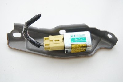Senzor de impact st&amp;acirc;nga spate LEXUS GS III GRS19_, UZS19_, URS19_ 2007 OEM: 89834-30020,187900-1781 1836421 foto