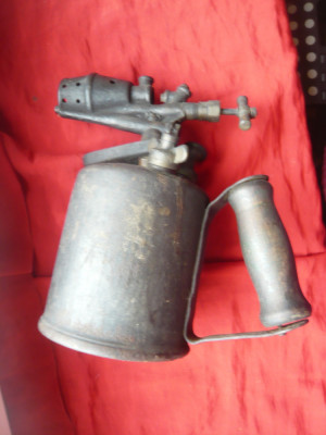 Arzator- Lampa veche pe benzina , h=24cm , d= 11 cm foto