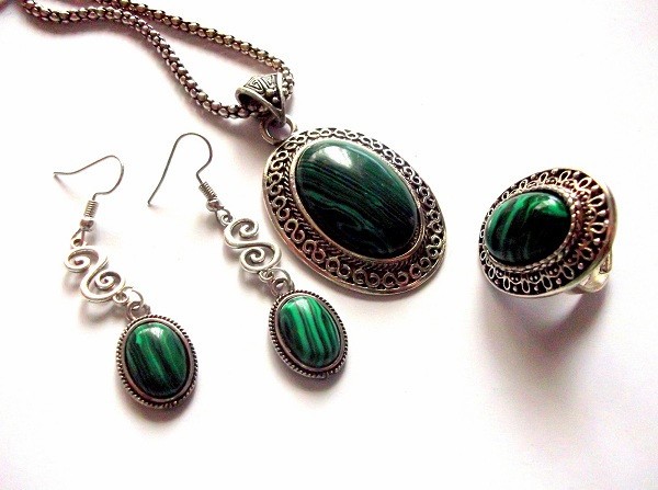 set colier , cercei si inel cu malachit 42630