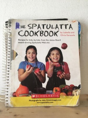 Isabella and Olivia Gerasole - The Spatulatta Cookbook foto