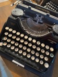 Masina de scris Continental 340, metalica, in stare foarte buna, perfect functionala