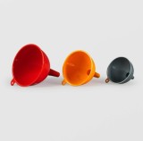 Palnie din plastic, nr.3, diferite culori, Sterk, 16x18 cm