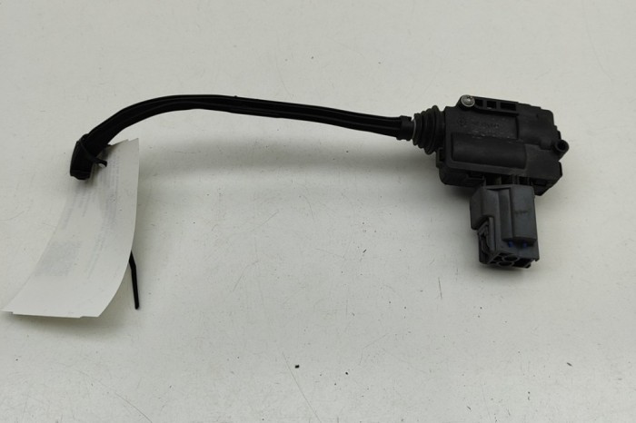 &Icirc;ncuietoare capac rezervor LAND ROVER RANGE ROVER VELAR L560 2018 OEM: 3M51-220A20-AC | 32199105