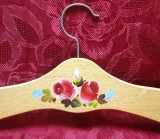 UMERAS TIROLEZ DIN LEMN CU DECOR FLORAL MANUAL 44 CM