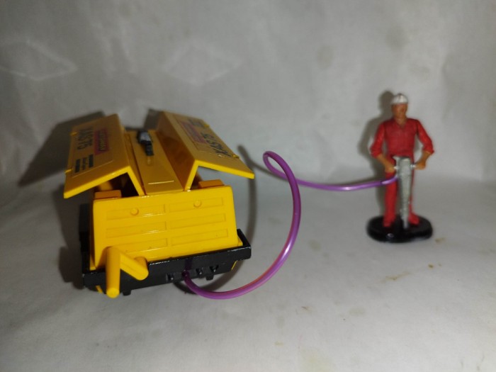 bnk jc Britains 9840 Atlas Copco Compressor cu muncitor