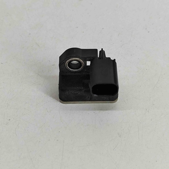 Senzor de impact dreapta spate ASTON MARTIN DB11 2022 OEM: A0009057600 | 25939248