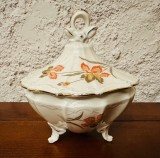 BOMBONIERA DIN PORTELAN FIN CREM- MARCAJ TIEFENFURT STEINMANN 1919-1938 H16CM