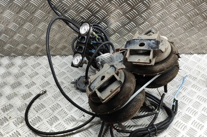 Compresor suspensie pneumatică TOYOTA HILUX VIII Pick-up _N1_ 2023 OEM: Pick-up | 28604230