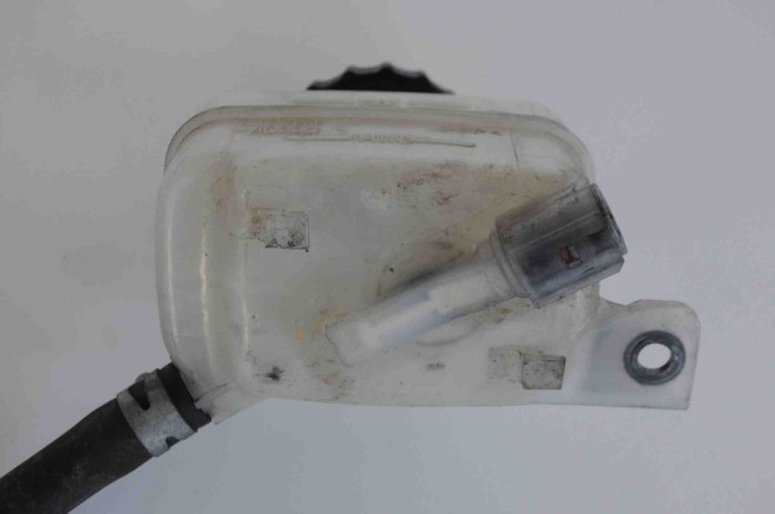 Rezervor lichid de fr&acirc;nă LEXUS RX _U3_ 2004 OEM: 132311-40330 1639203