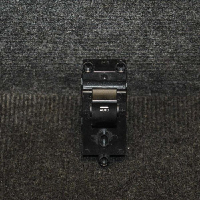Buton geam ușă dreapta spate HYUNDAI i40 VF 2013 OEM: 93580-3Z050 1609065