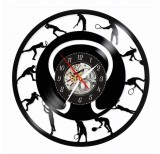 Ceas de perete din disc vinil, Tematică Tenis, Design cu Siluete Jucători și Rachete, Negru, 30 cm