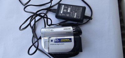 CAMERA VIDEO SONY DCR-DVD110E , FUNCTIONEAZA , ESTE NEPROBATA CU MINI CD ! foto