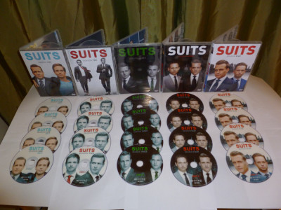 Suits (2011) Costume complet 9 sezoane DVD foto