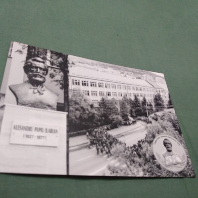 CARTE POSTALA ZALAU -BUSTUL LUI ALEXANDRU PAPIU ILARIAN IN FATA COLEGIULUI TEHNIC CU ACELASI NUME NECIRCULATA foto
